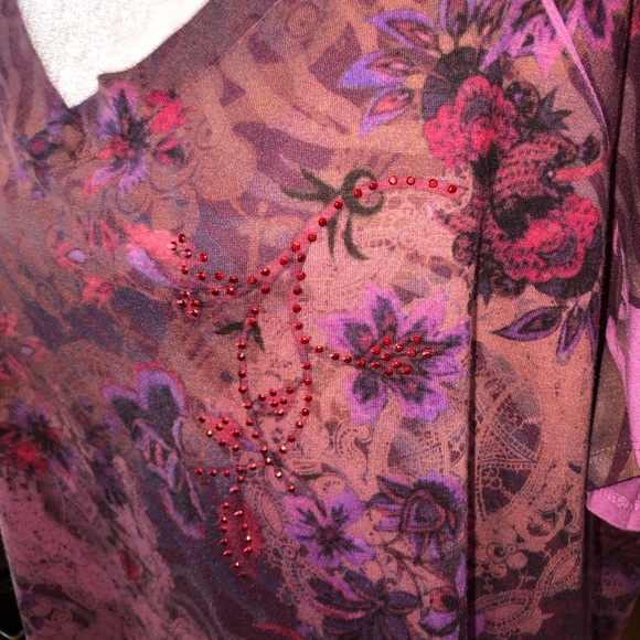 RANSOM SIZE 22/24 MULTICOLORED FLUTTER SLEEVE TOP BLING IN FRONT PAISLEYS FLORAL - Picture 2 of 4